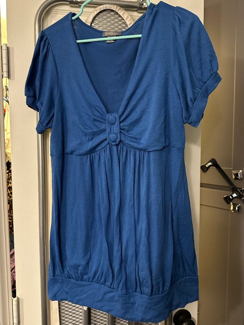 blue blouson top